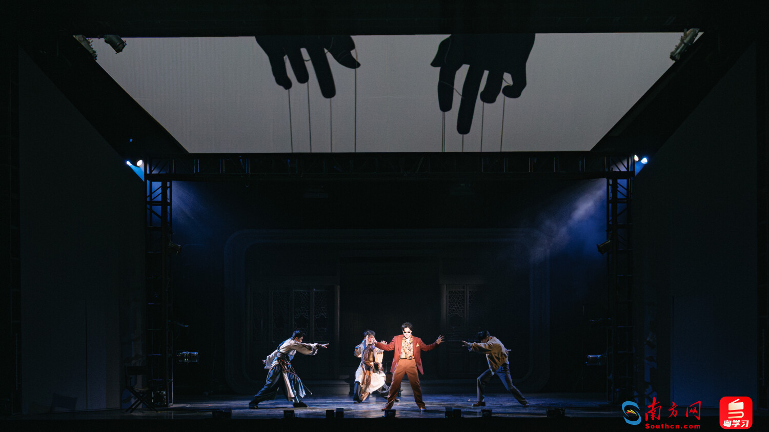 音乐剧《龙虎武师》剧照