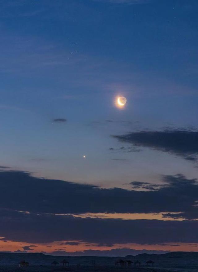 △2022年6月26日 在新疆哈密大海道拍摄的月伴昴星团