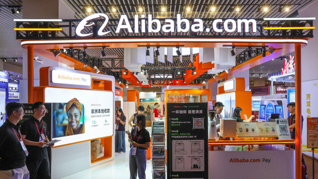 Cross-border e-commerce exhibitors shine at Canton Fair in Guangzhou