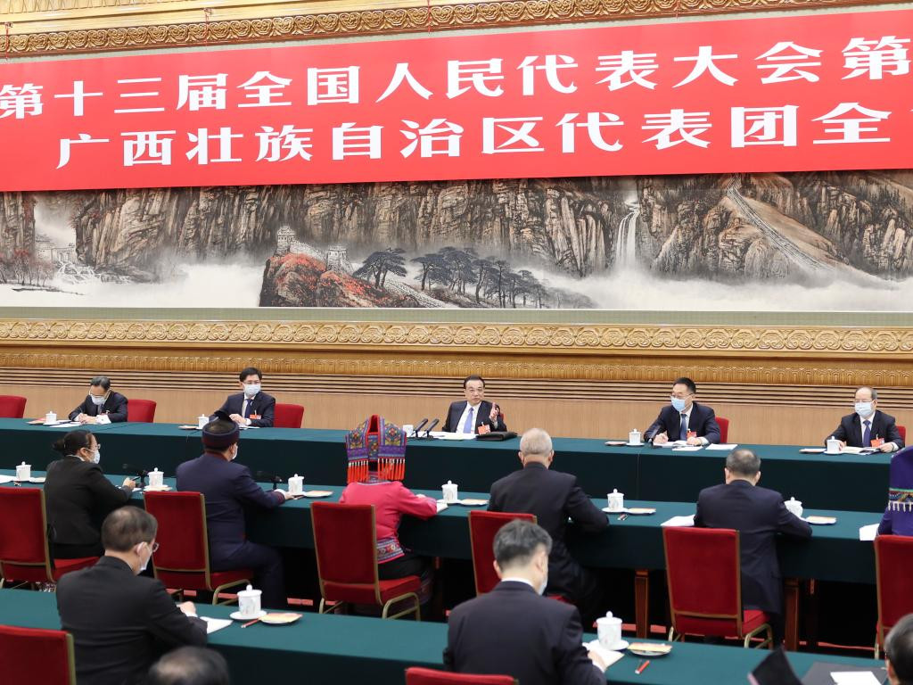 Chinese premier stresses promoting sustained, sound economic and social development