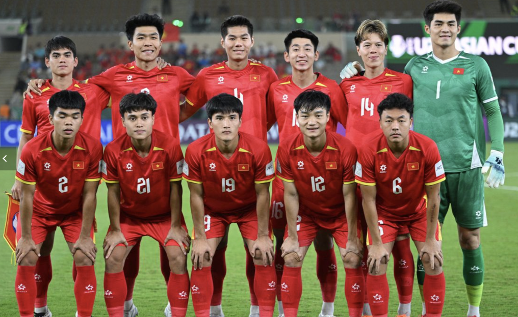 越南队首发球员合影资料图（图片来源AFC官网）