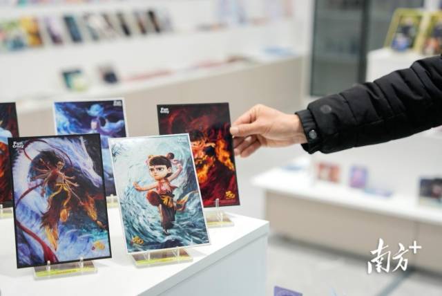 《哪吒之魔童闹海》电影上映后,东莞沃工场在10天内完成100套模具开发(行业平均50天),20天将产品送达全球消费者。 南方+ 王俊涛 拍摄