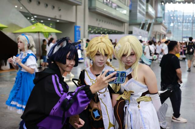 刚刚过去的深圳动漫节吸引了众多coser欢聚。 南方+ 王俊涛 拍摄