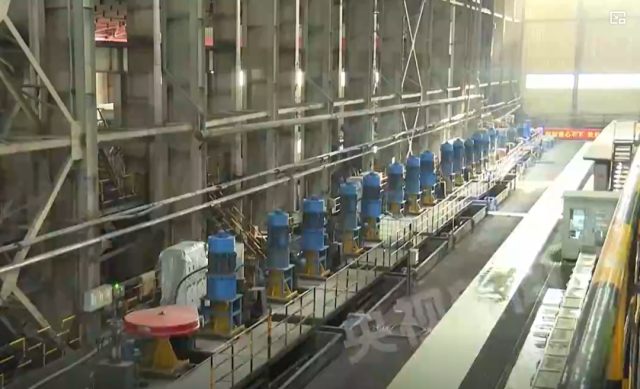 涉事企业内景。（图片截自央视新闻画面）