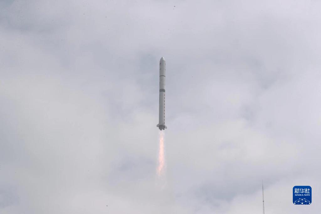 9月17日12时13分，我国在西昌卫星发射中心使用长征二号丁运载火箭，成功将遥感三十九号卫星发射升空，卫星顺利进入预定轨道，发射任务获得圆满成功。新华社发（张英健 摄）