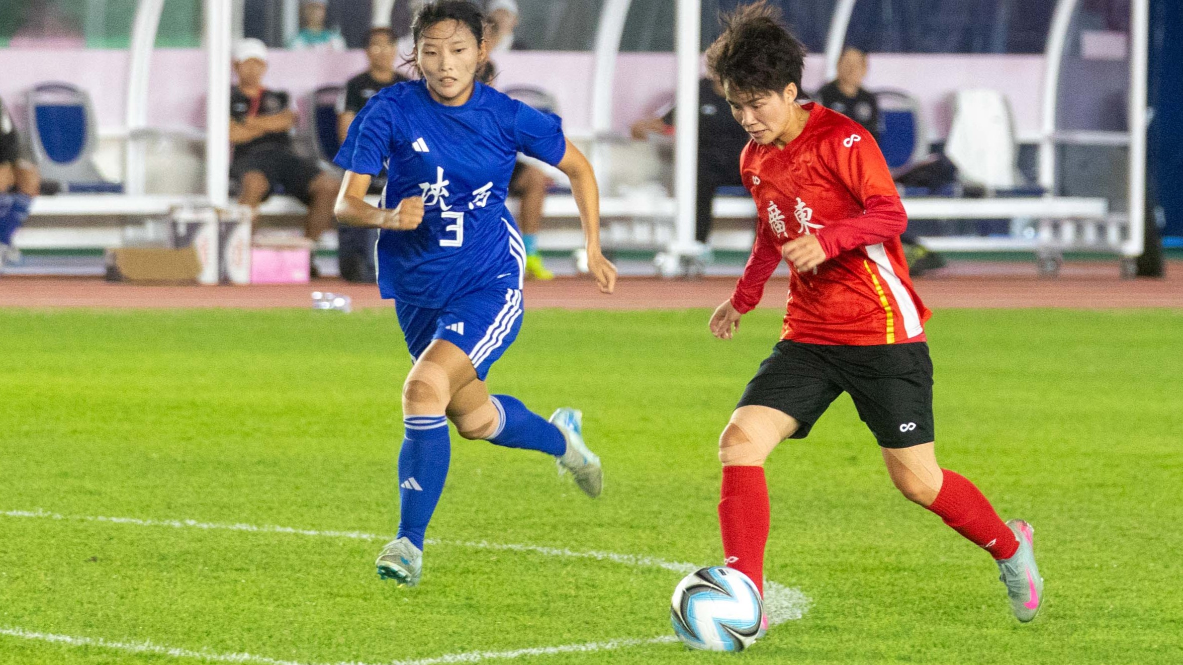 近三千球迷现场助威，广东队强势晋级全运会女足半决赛