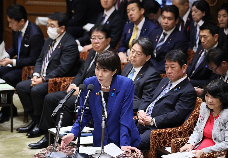 △2025年11月7日,高市早苗在日本国会众议院预算委员会会议上回答提问。