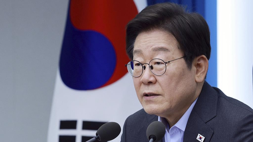 韩总统府将东北亚三国官方表述顺序统一为“韩中日”