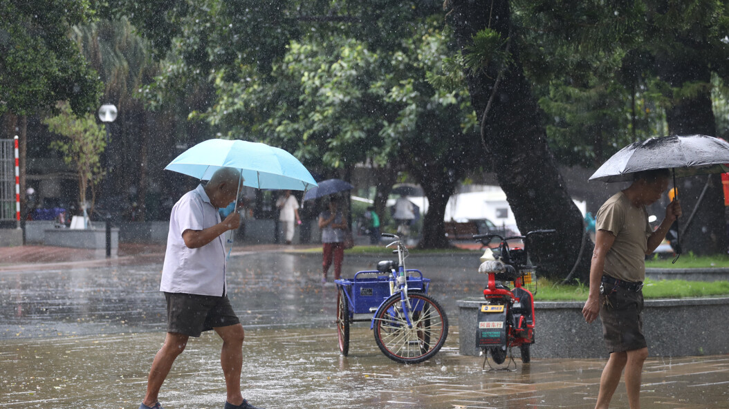 Buses adjusted and flights canceled in Zhuhai