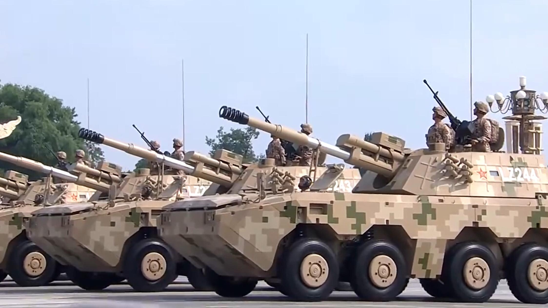 抢滩登陆利器！九三阅兵上，两栖突击方队闪亮登场