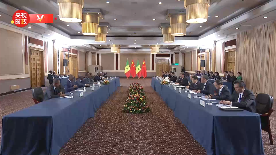 习近平：中方愿同塞方继续在发展振兴道路上携手前行