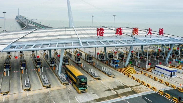 “粤车南下”预计11月正式实施，可停口岸或申请进入市区