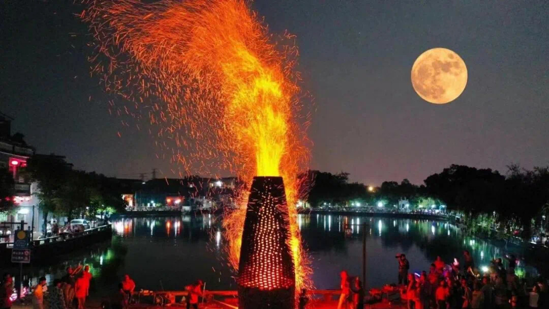 Foshan's Mid-Autumn Festival guide: Lantern shows, dragon dances, and cultural delights