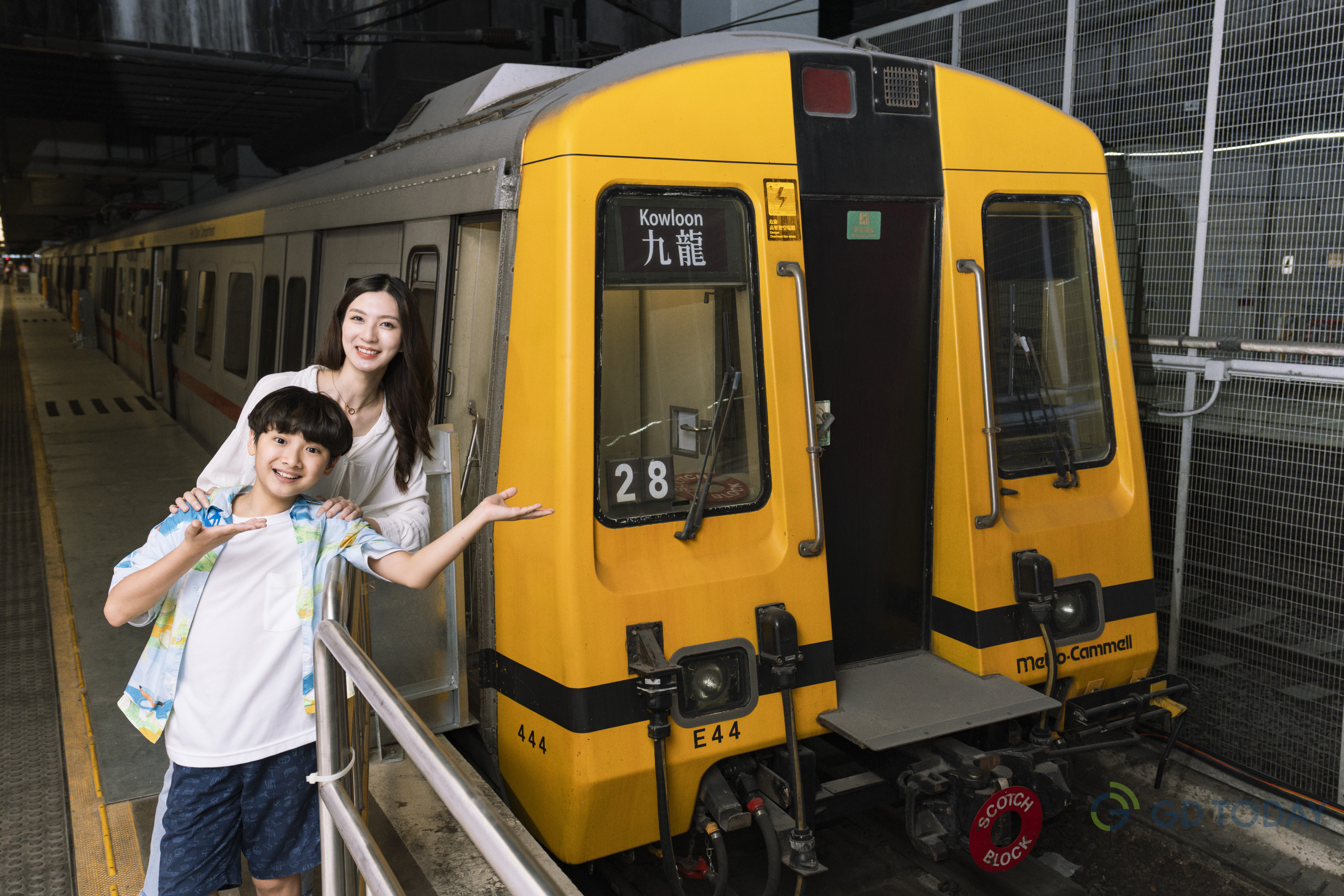 东铁线第一代电气化列车“黄头”