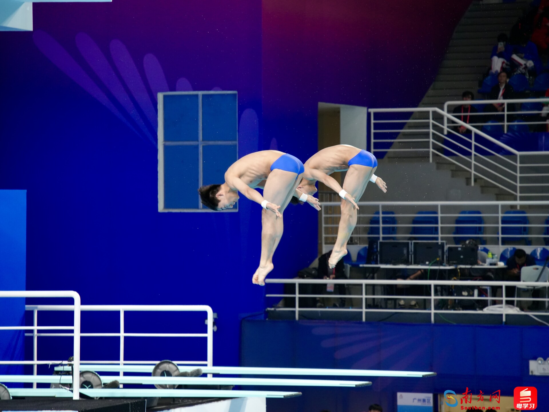 莫永华与郑钧之在比赛中