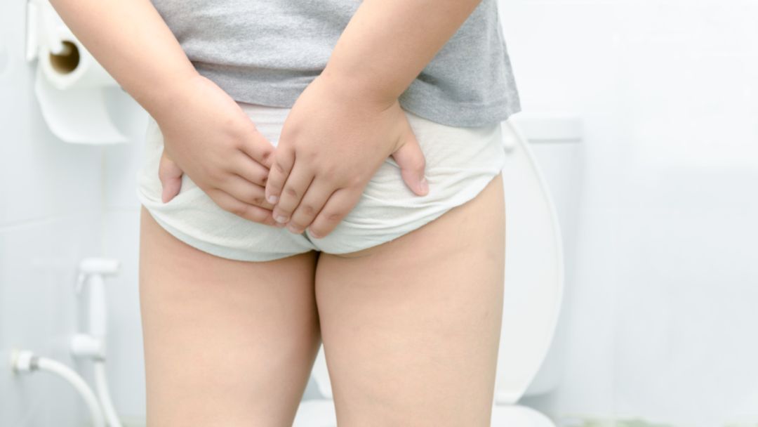 这些表现不是孩子“不乖”，而是便秘信号！多数家长都误会了