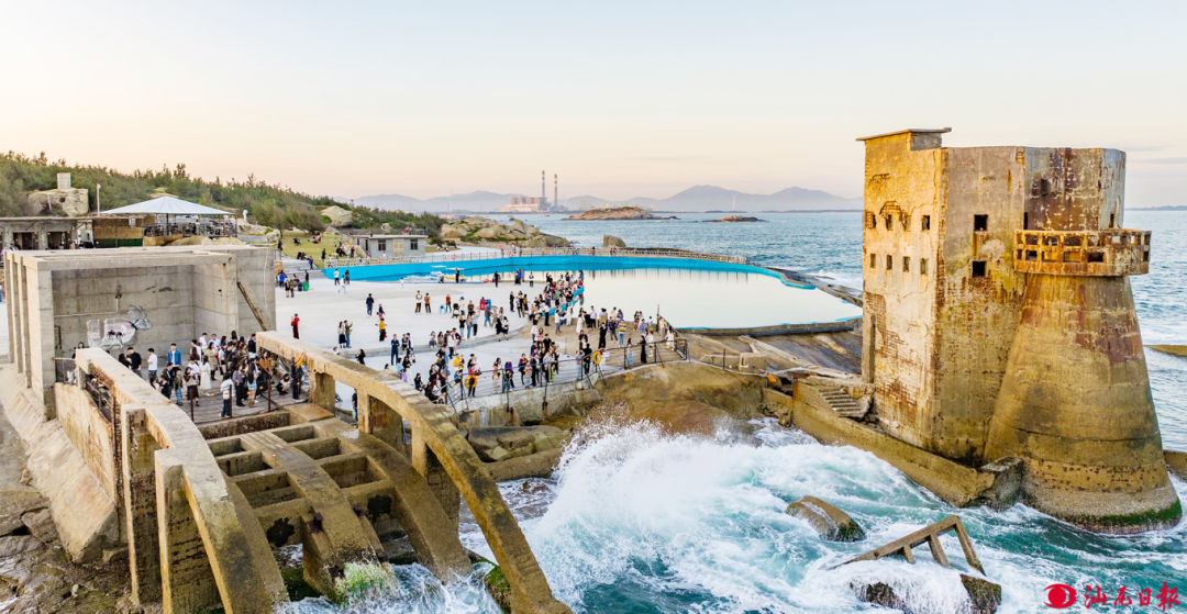 网红打卡点——古堡咖啡。记者 陈茂辛 摄