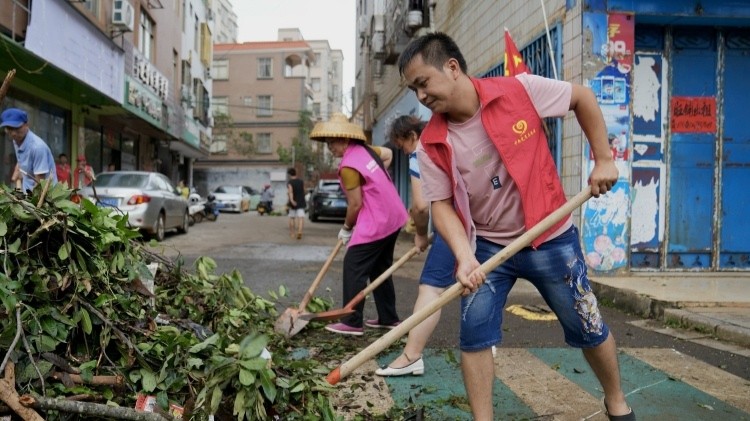 台风过后，一场特殊的“平安夜访”