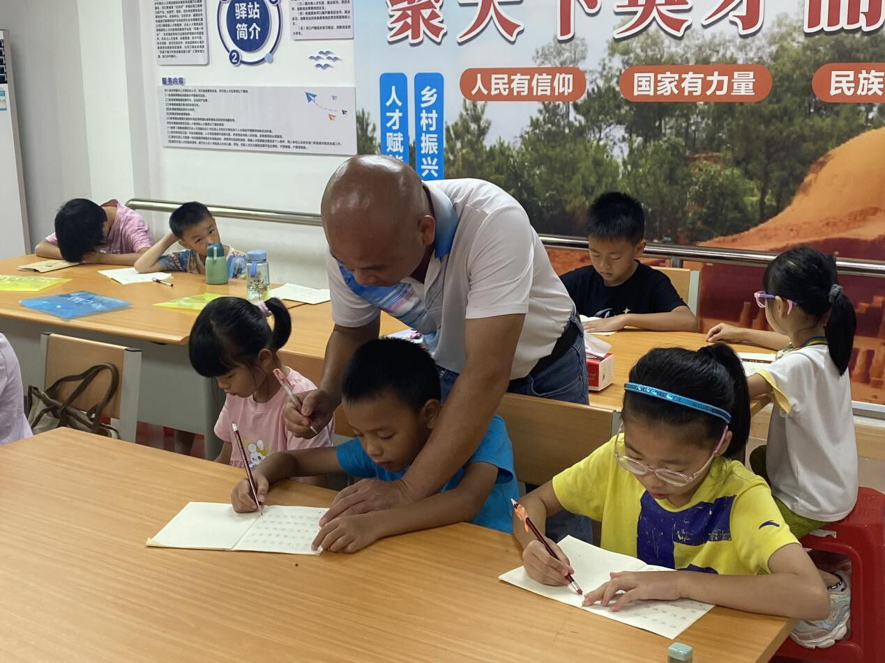 郁南县河口镇2025年暑假硬笔书法培训活动圆满落幕