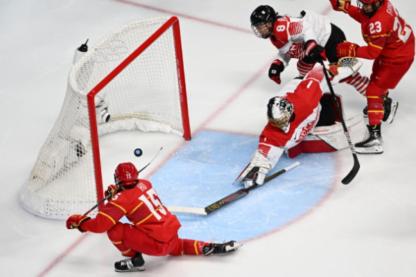 China edges past Japan in shootout, U.S. gets 3rd victory in Beijing 2022 women's ice hockey