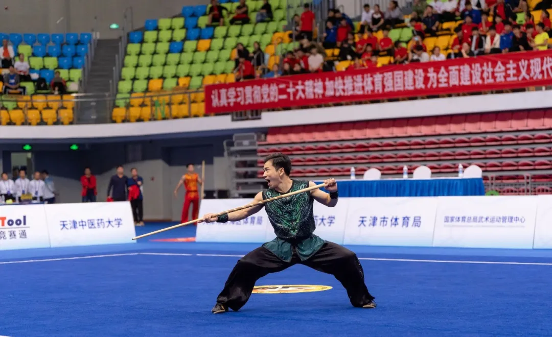 李剑鸣在男子南棍比赛中