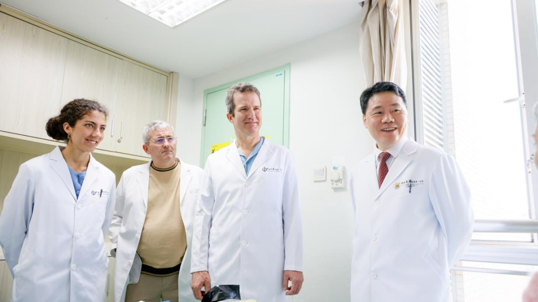 French surgeons visit Guangzhou to exchange insights on robotic pancreatic surgery