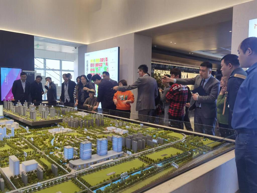 5月28日在上海嘉定区拍摄的“沪九条”房地产新政实施后首个开盘项目的现场
。新华社记者 郑钧天 摄</p><p style=