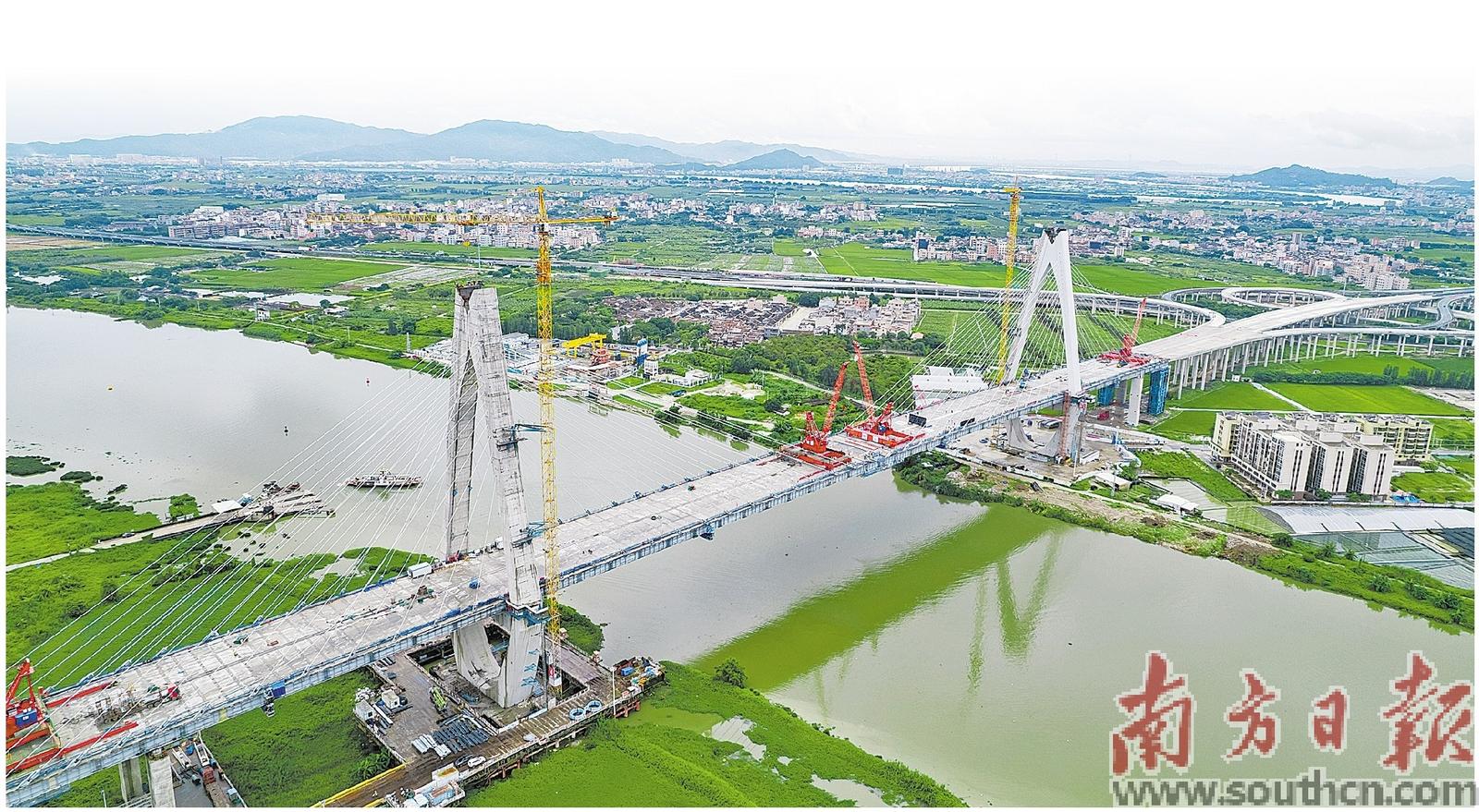潮汕环线高速三期工程京灶大桥主桥顺利合龙。合龙陈卫 摄