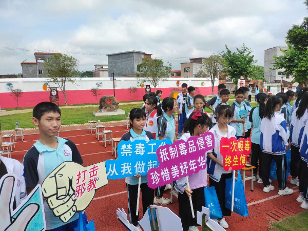 学生宣传.jpg