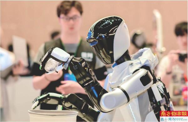 星动纪元人形机器人参加2025国际人形机器人技能大赛。 新华社发