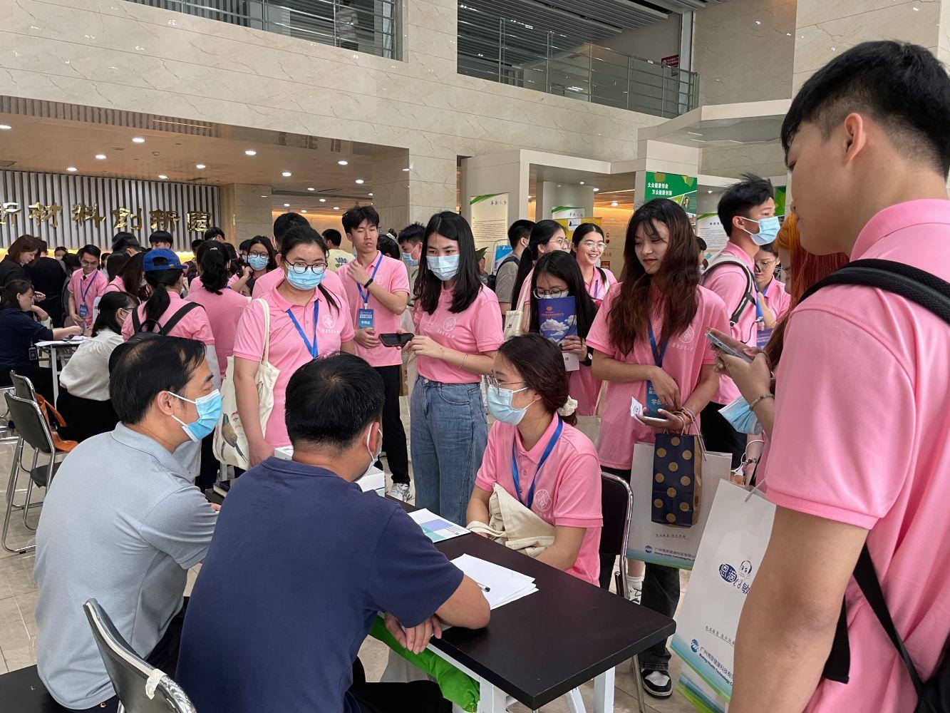 华南农业大学利用“宏志助航计划”促进高校毕业生充分就业