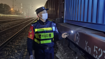 18年的坚守:一位铁路警察的最后一个春运 18年的坚守:一位铁路警察的最后一个春运