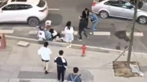 男子当街强吻并猛踹女孩!湖南邵阳警方通报:已刑拘 男子当街强吻并猛踹女孩!湖南邵阳警方通报:已刑拘