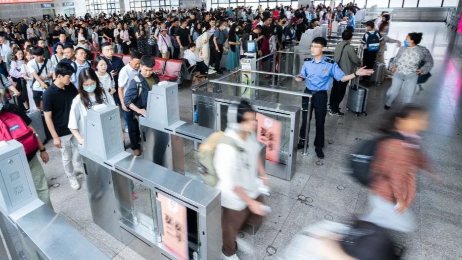 6月1日全国铁路预计发送旅客1180万人次