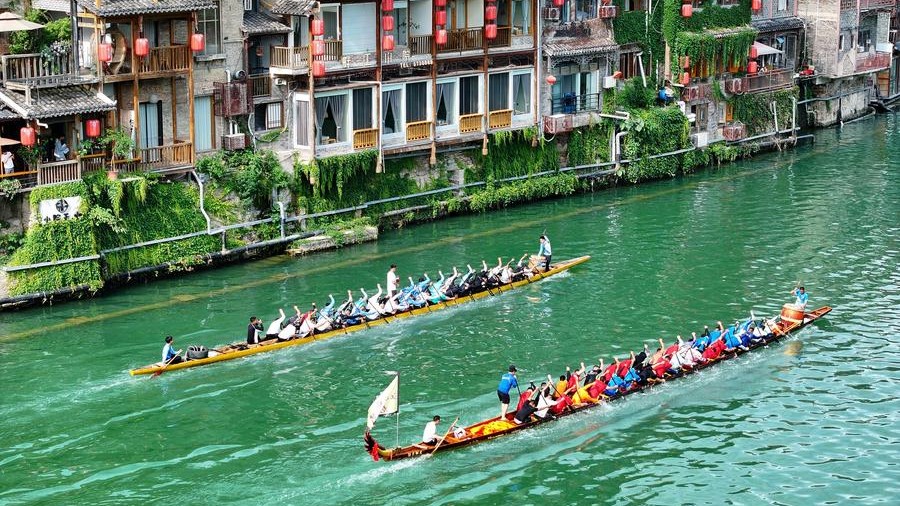 Drumbeats of fitness, tourism echo as dragon boats make waves across China