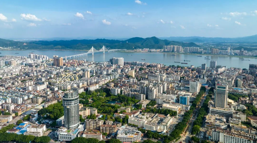 李显才 摄