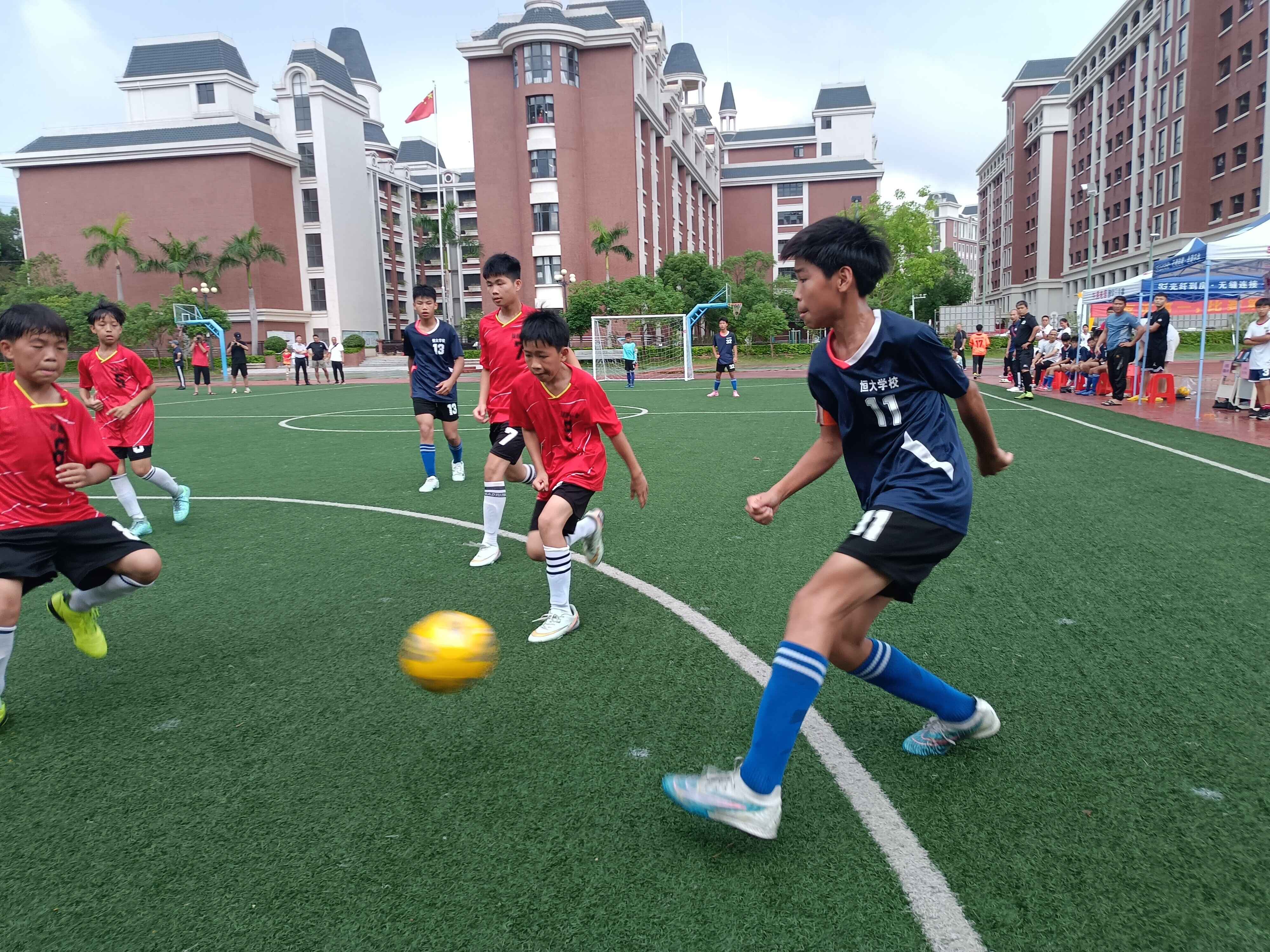 云浮市举办小学生五人足球赛