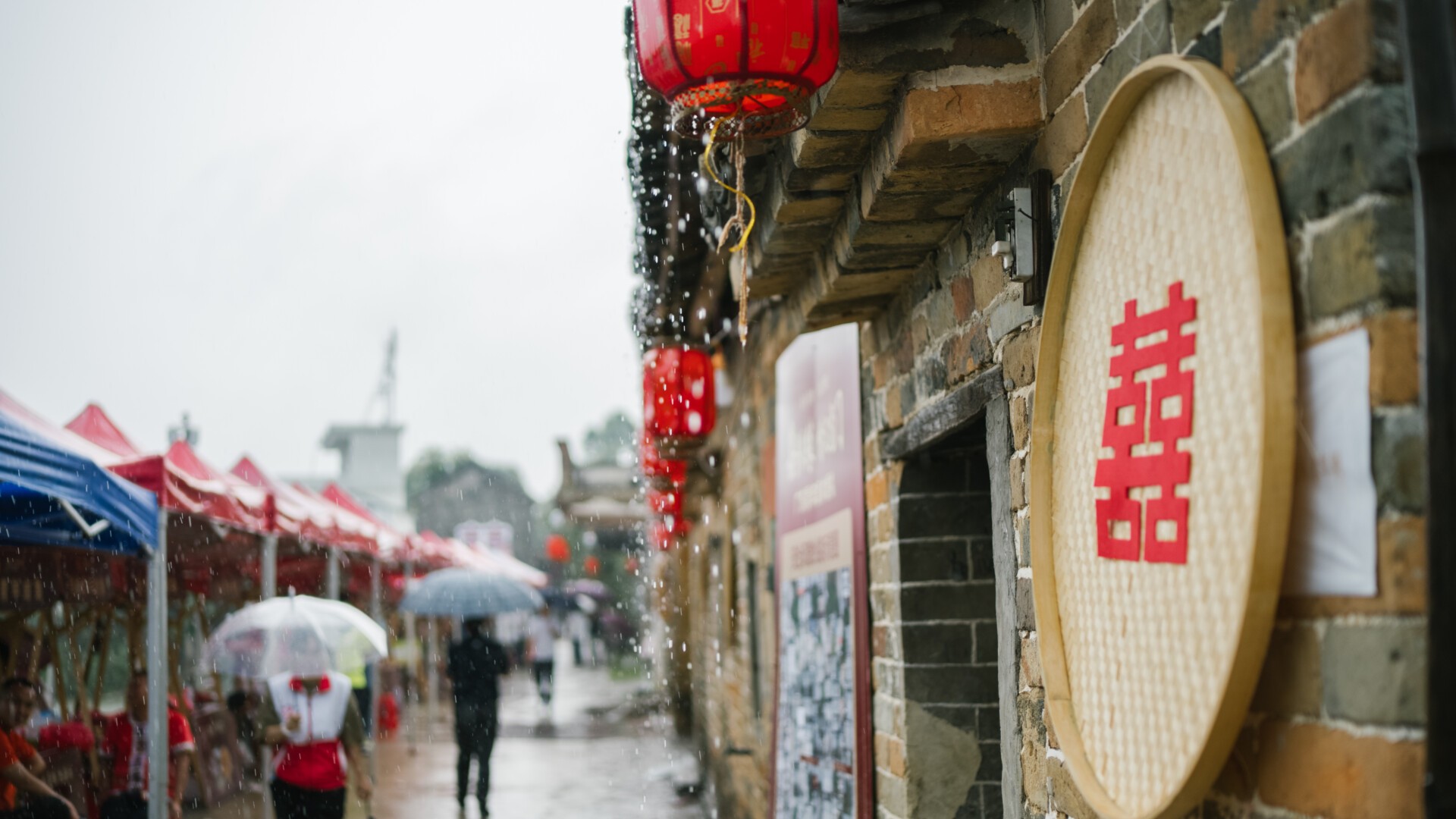 70 couples say 'I Do' in Huizhou's collective wedding celebration