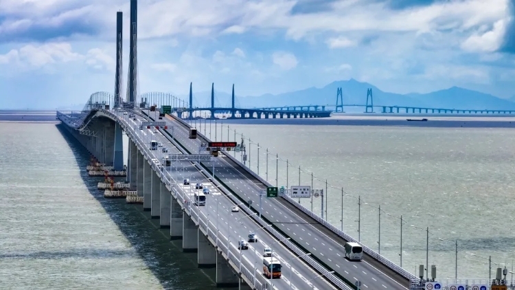 “粤车南下”入香港市区首轮抽签2388人登记，两地部门正加紧处理