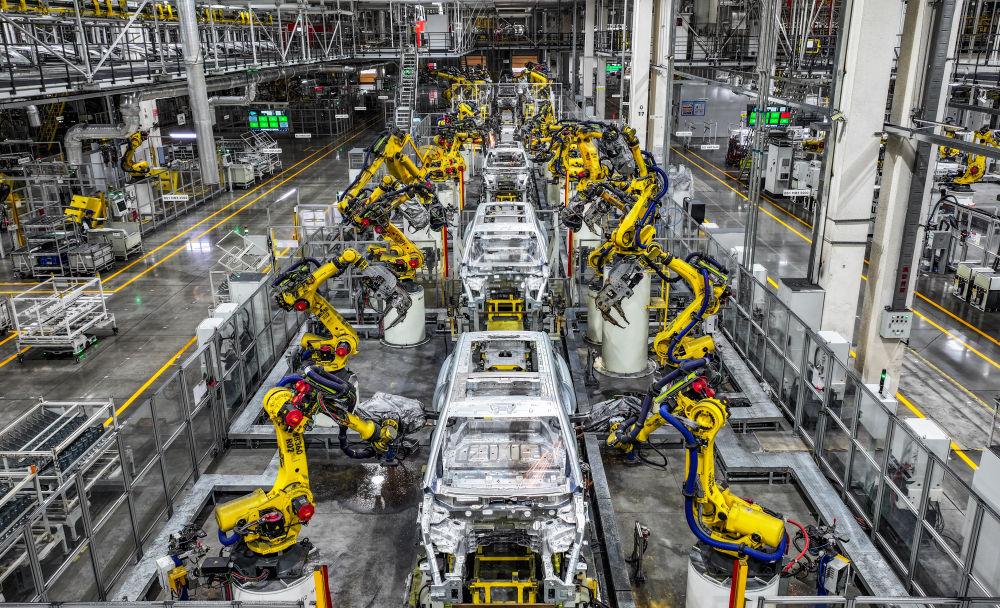 △2025年9月19日，位于重庆的一家汽车超级工厂自动化生产作业现场。