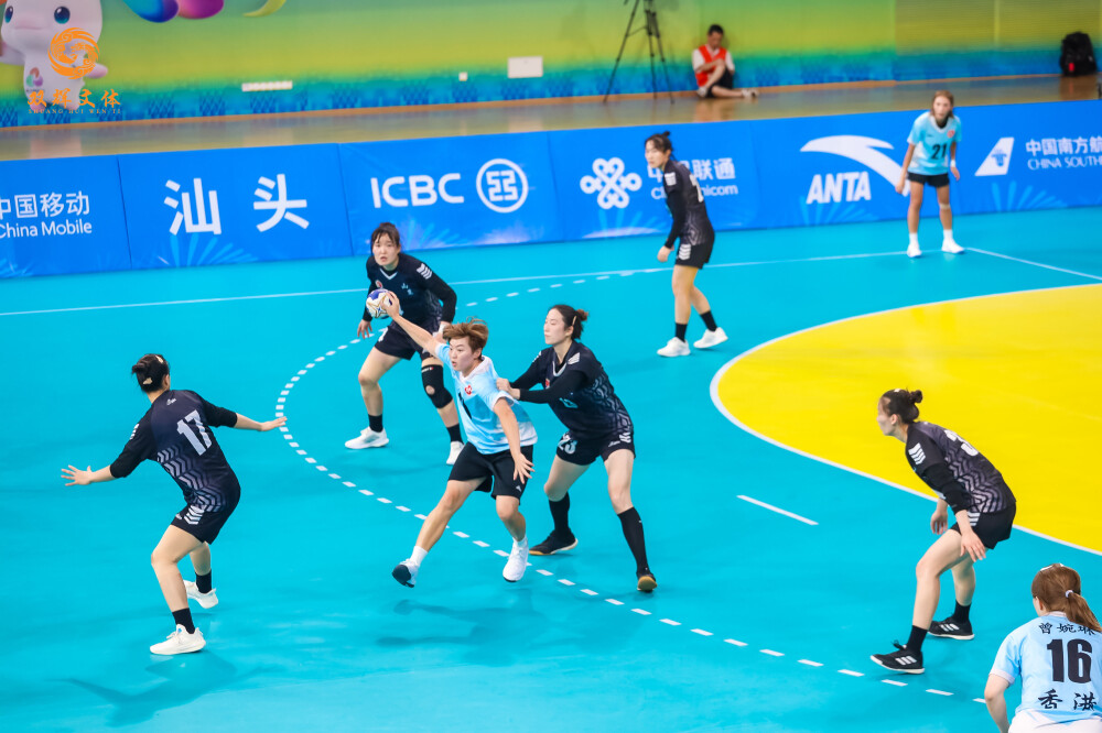 Shan Dong team VS Hong Kong team.