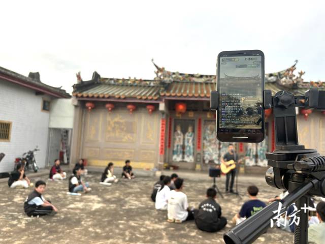 直播间网友一同见证了这场特别的文化联动。  