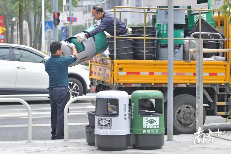 禅城区平均每天产生生活垃圾1300多吨，人均每日产生1公斤多生活垃圾。戴嘉信 摄