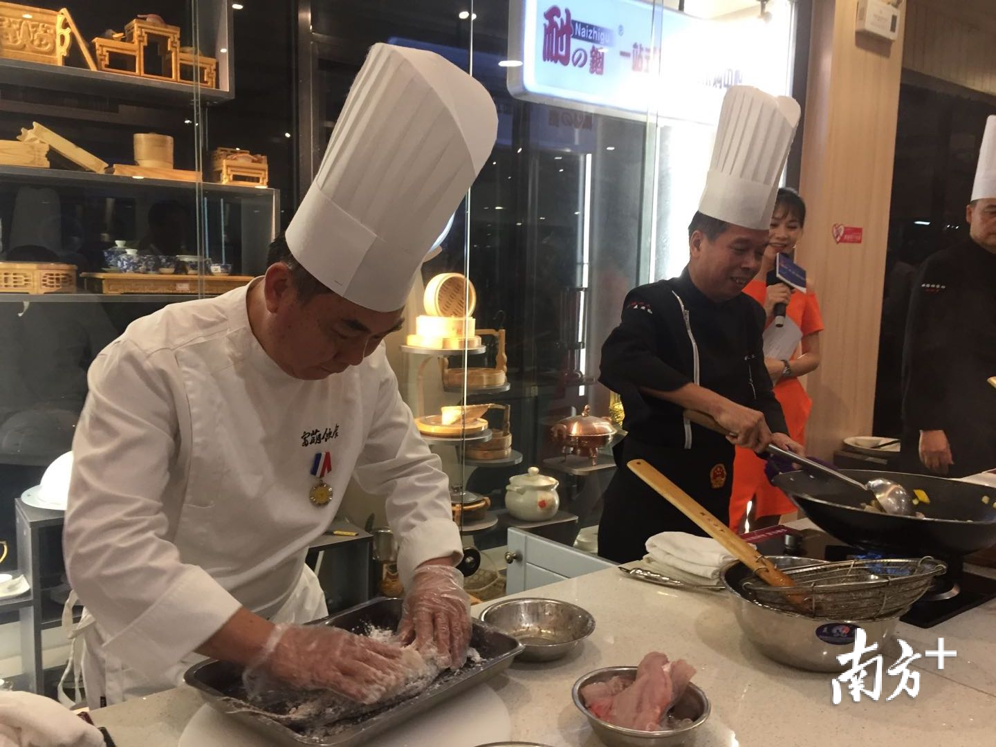 法国举行世界烹饪大赛 名厨各显身手烹制美味-搜狐大视野-搜狐新闻