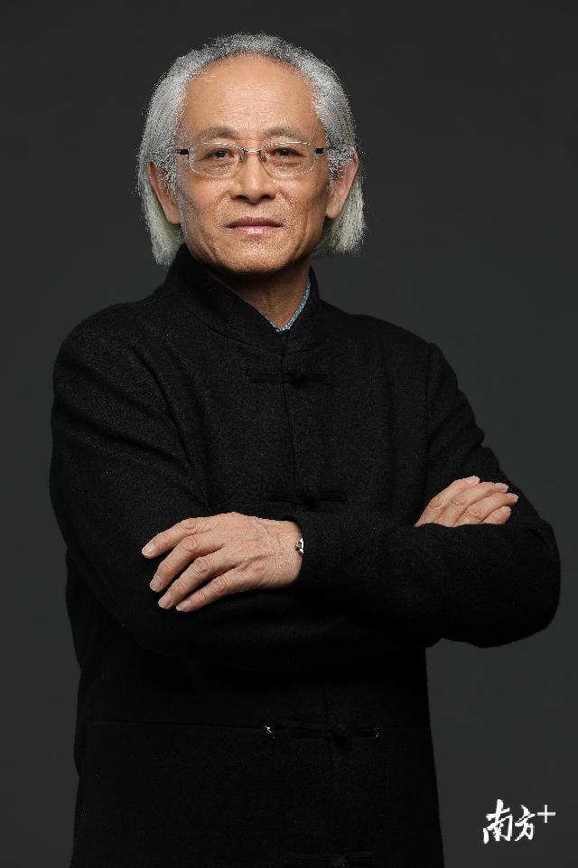  赵荣光。