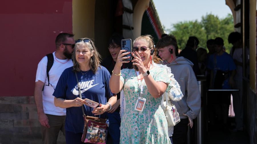 China reports surge in foreign visitors amid expanded visa-free policy