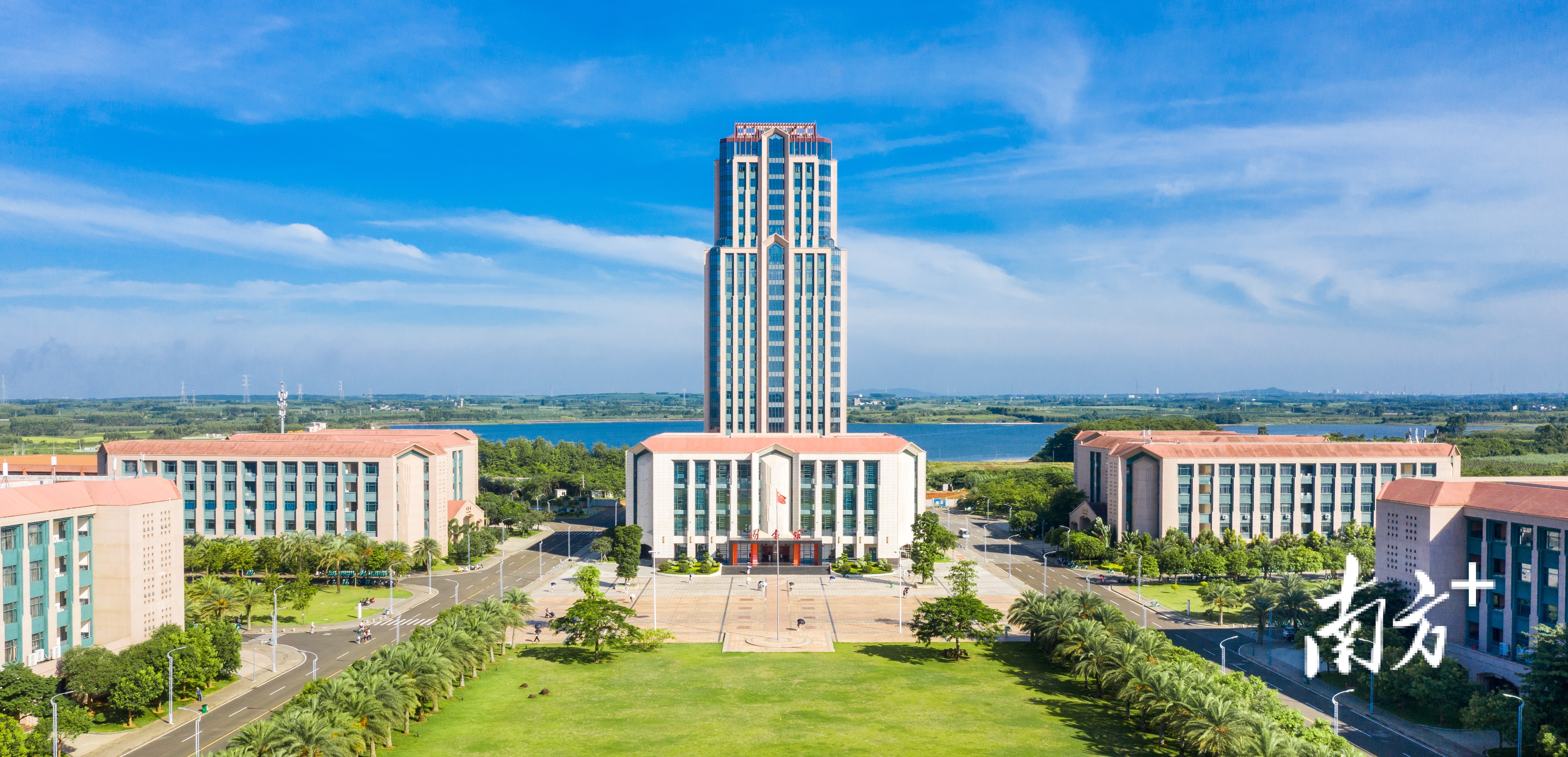 湛江科技学院新湖校区。