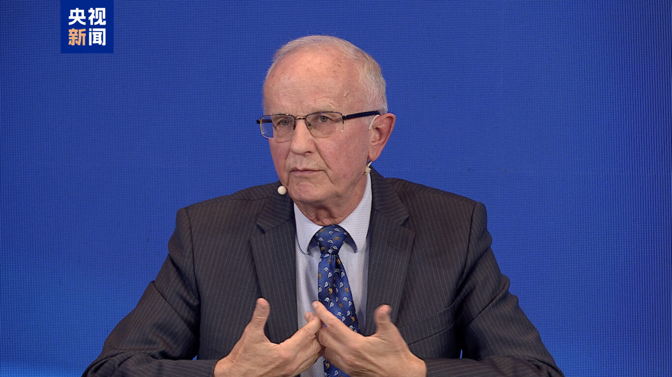 △波兰前副总理兼财政部长、波兰华沙科兹明斯基大学转型、一体化和全球化经济研究中心主任格泽高滋·科勒德克