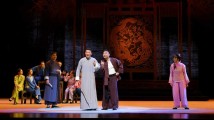 粤曲音乐剧《粉墨芳华》羊城首演,演绎岭南戏台人生百态 粤曲音乐剧《粉墨芳华》羊城首演,演绎岭南戏台人生百态