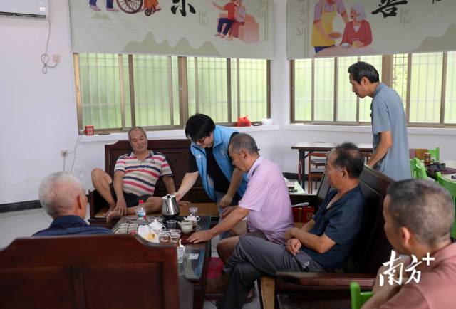  “国标”出台！中小学生午休课桌椅更舒适、安全、耐用
